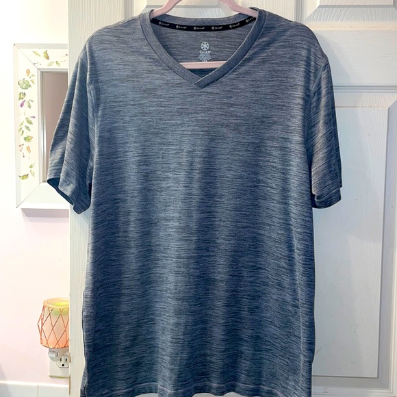 GAIAM Men’s V Neck Tee Shirt. Super soft. Large measurements and photos - Picture 1 of 6